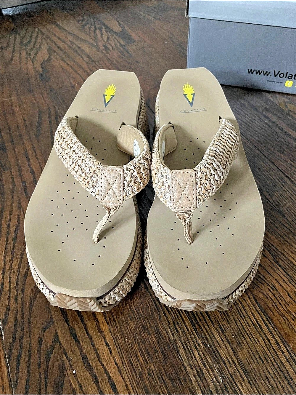 Volatile Island Wedge Flip Flop Sandals Tan US 8